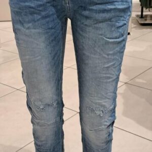 Jeans hlače z gumbi
